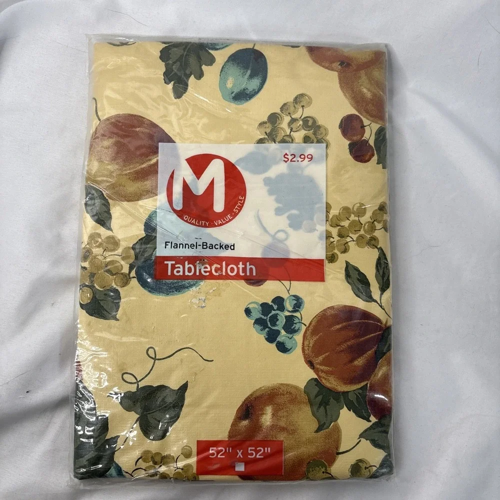 M Flannel Backed Tablecloth Square 52x52